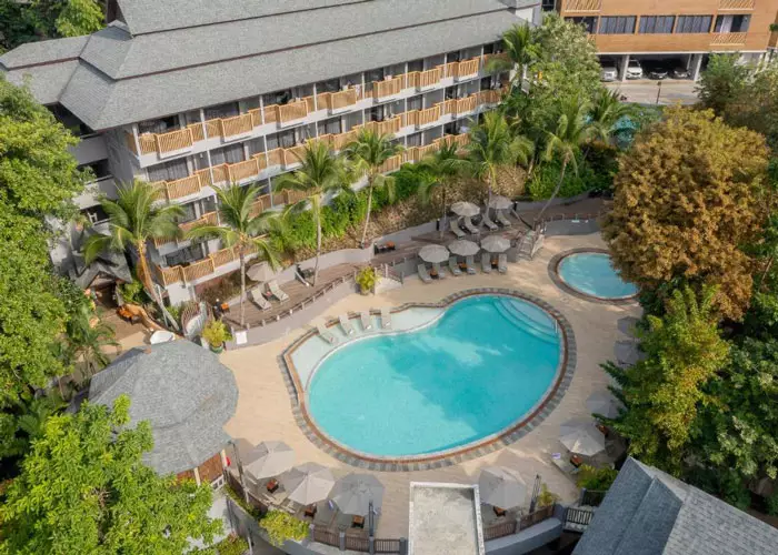 هتل هالیدی این ریزورت کرابی